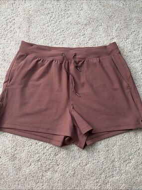 NWOT Old Navy Active Shorts